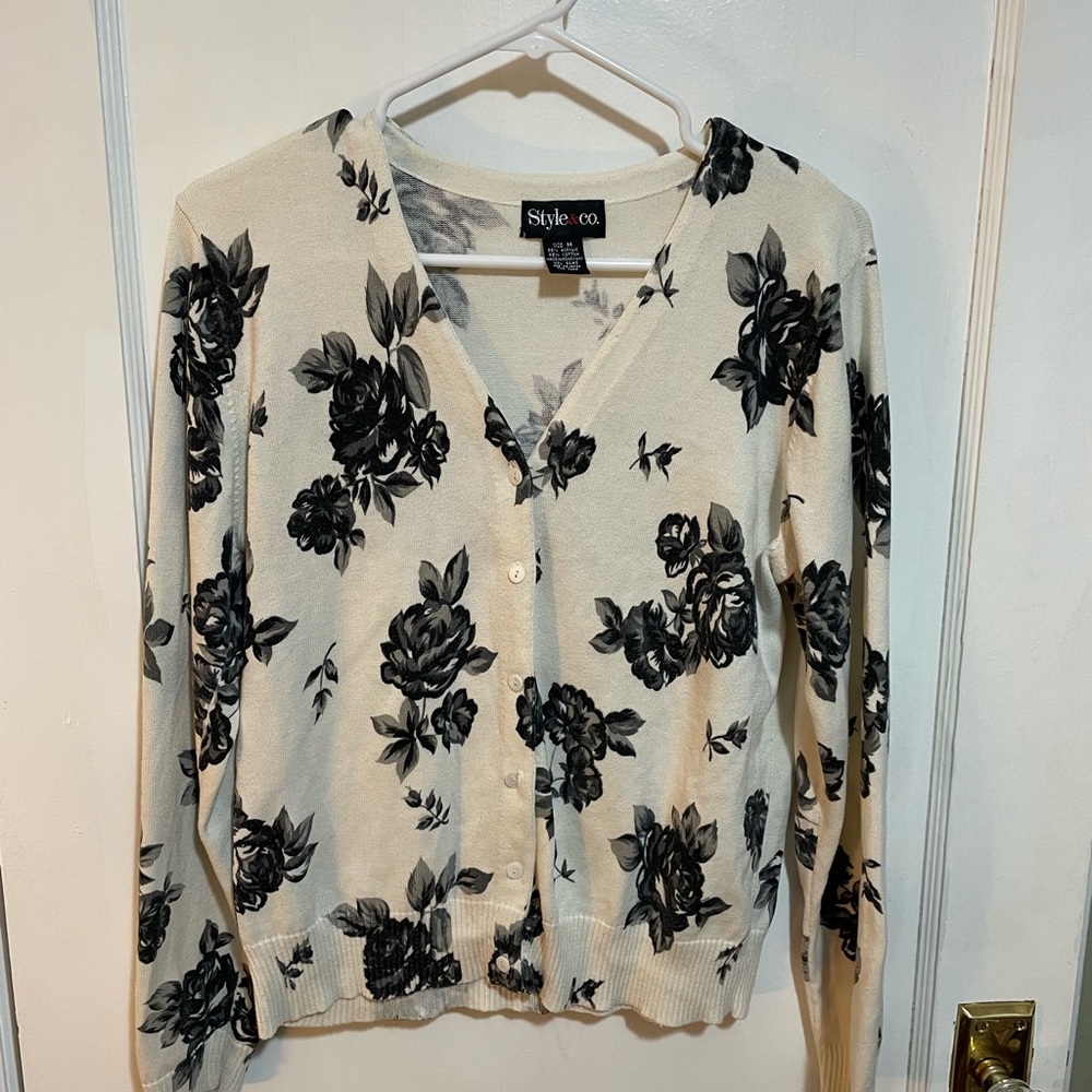 Style & Co. Women's Cream and Black Floral Sweater, Size Medium